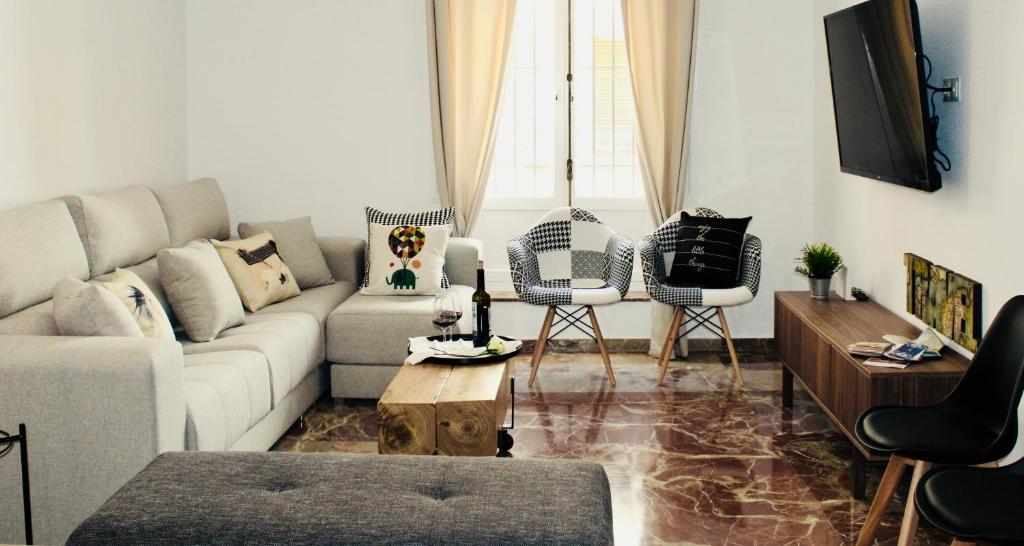 Posezení v ubytování GATU PREMIUM Villa Aramburu, " Preferente mayores de 25 años y familias "