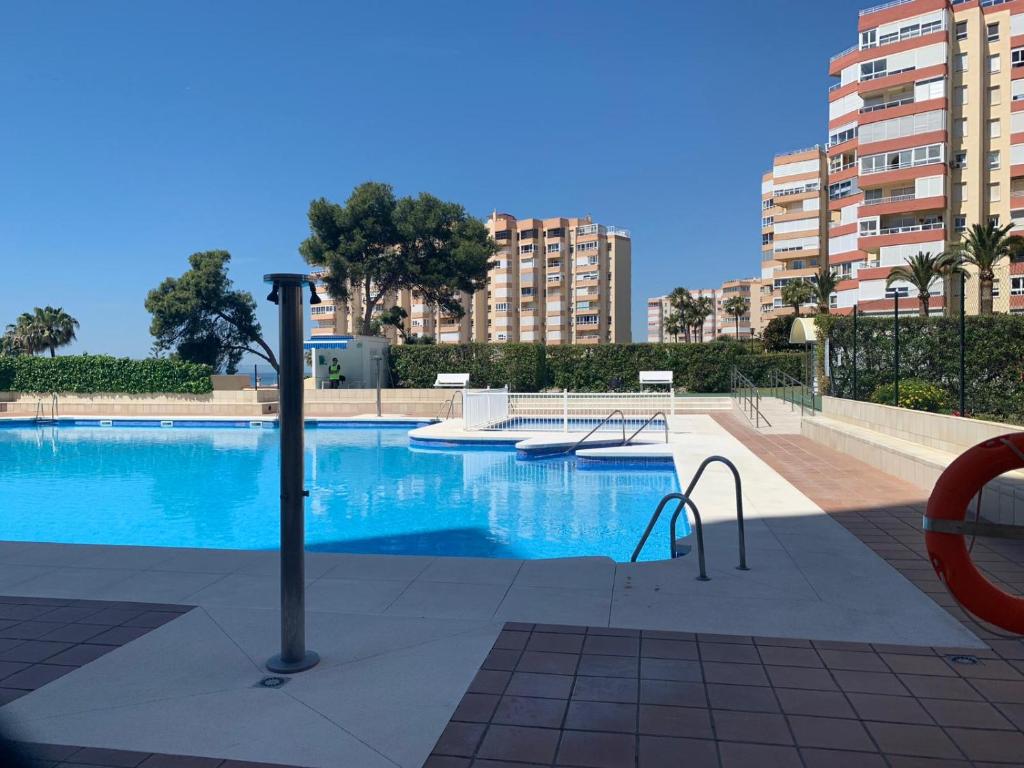 Bazén v ubytování Apartamento Turistico Peñalver Playa 316 nebo v jeho okolí