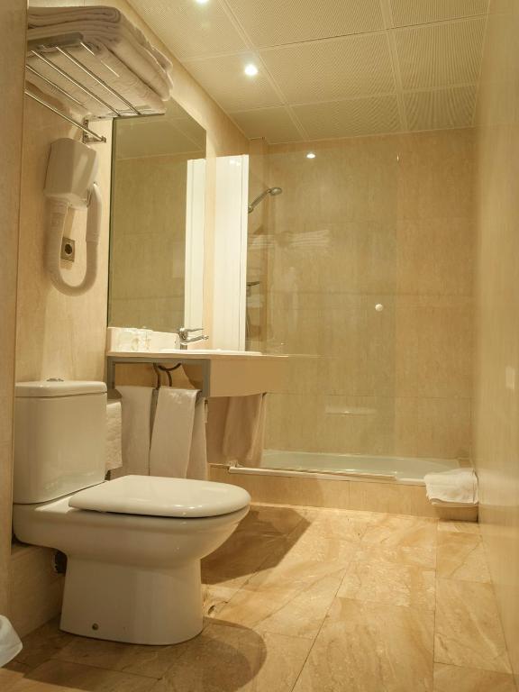 Een badkamer bij Ramon Berenguer IV