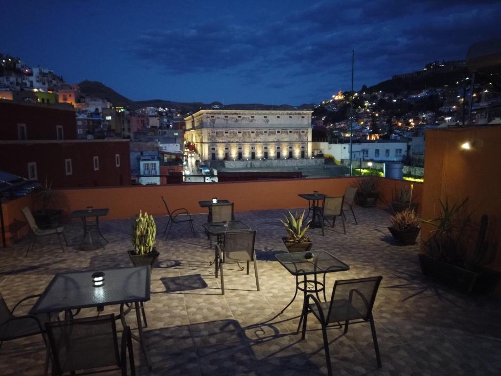 Nespecifikovaný výhled na hory nebo výhled na hory při pohledu z hotelu