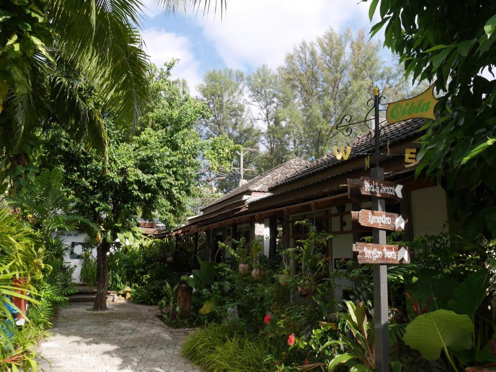 Bangtao Beach Chalet Resort - 12