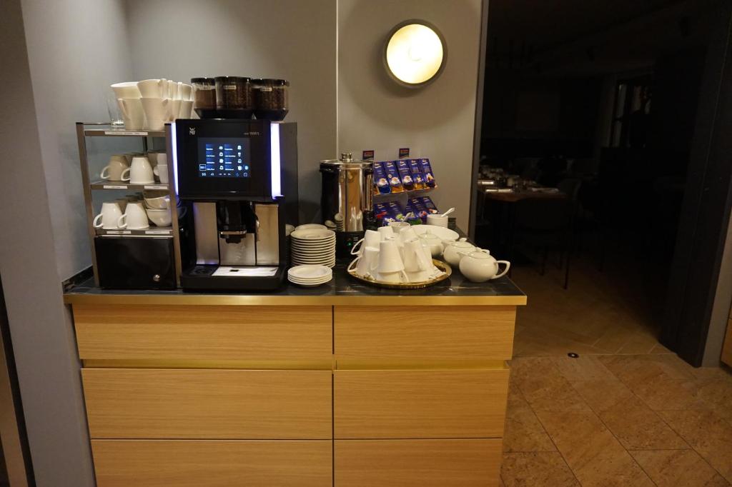 Příslušenství pro přípravu čaje a kávy v ubytování Hotel Otterbach