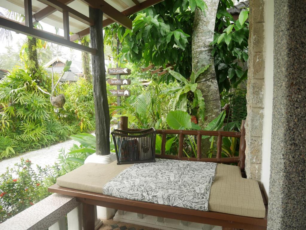 Bangtao Beach Chalet Resort - 11