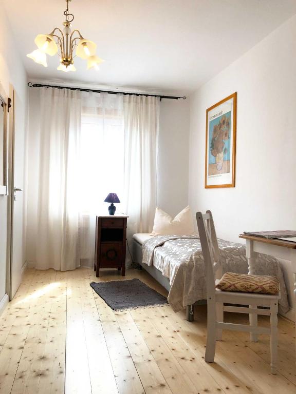 Postel nebo postele na pokoji v ubytování Hotel Mariahilf München