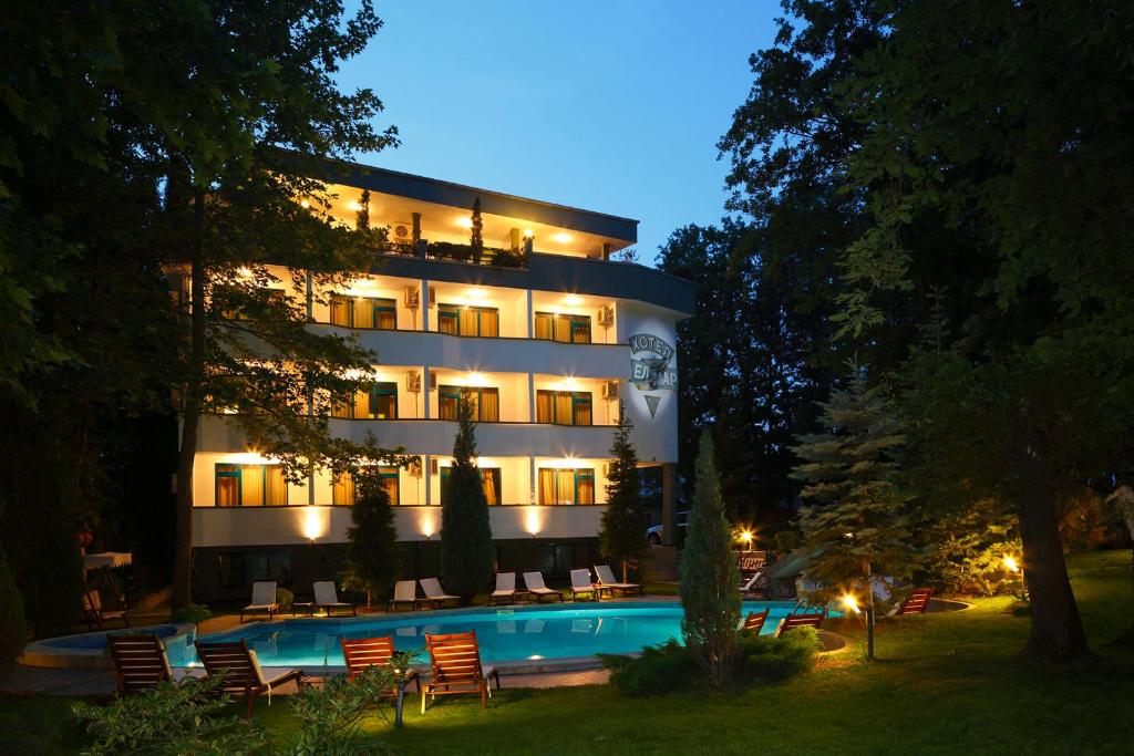 Bazén v ubytování Elmar Hotel nebo v jeho okolí
