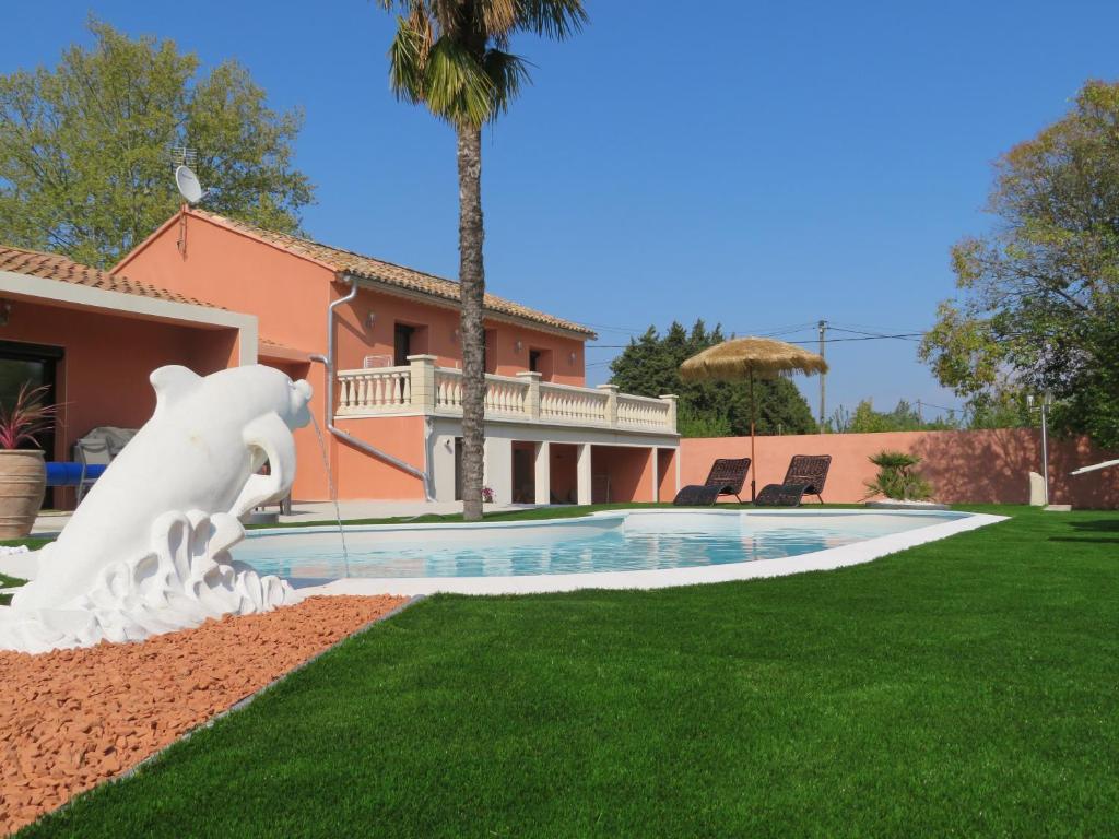 Πισίνα στο ή κοντά στο Maison 4 étoiles et Studio 3 étoiles indépendants avec piscine
