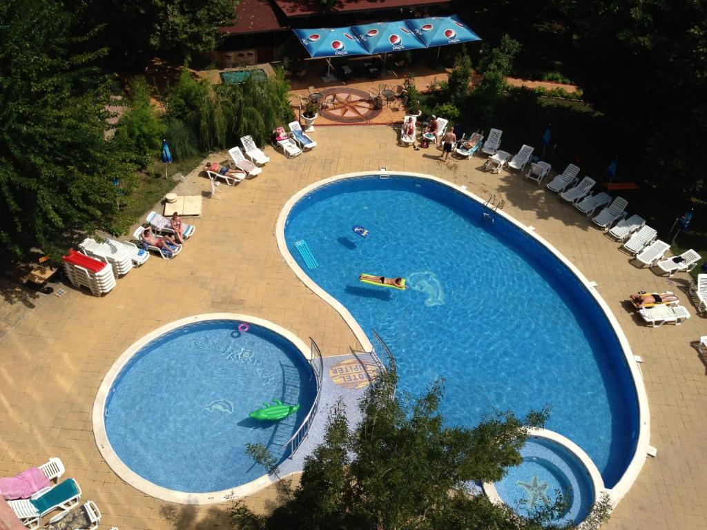 Bazén v ubytování Jupiter Hotel nebo v jeho okolí