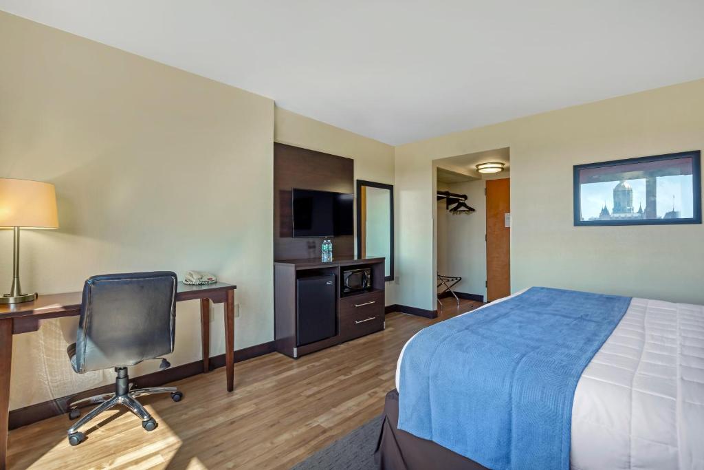 The Capitol Hotel, Ascend Hotel Collection - Queen Room - Accessible/Nonsmoking