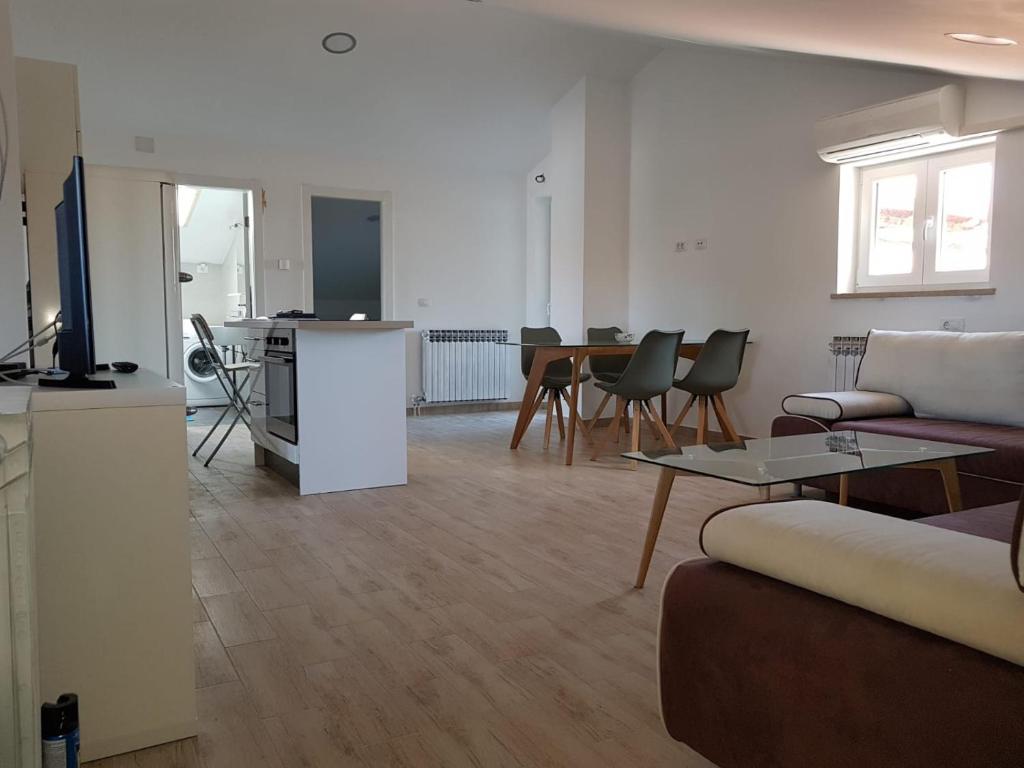 Küche&#47;Küchenzeile in der Unterkunft Villa Iva