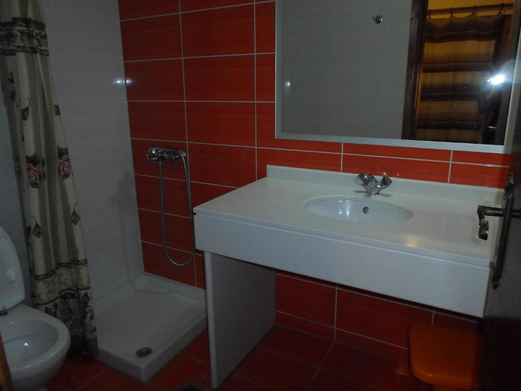Koupelna v ubytování Mavroforos Hotel