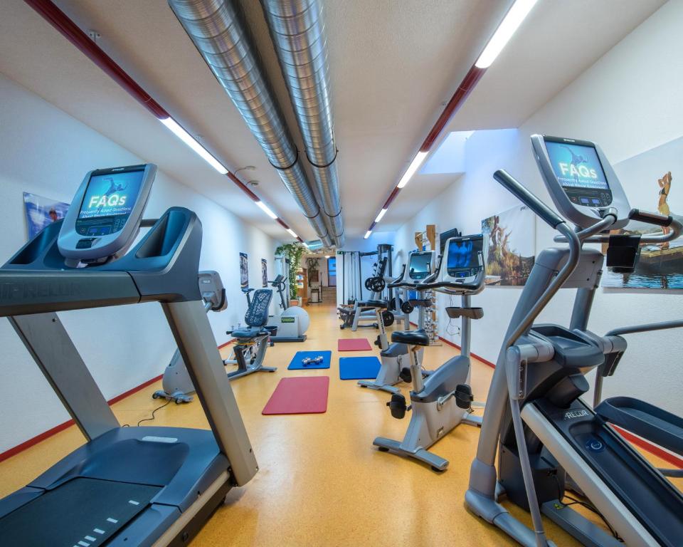 Posilňovňa alebo fitness centrum v ubytovaní Hotel Zauchensee Zentral