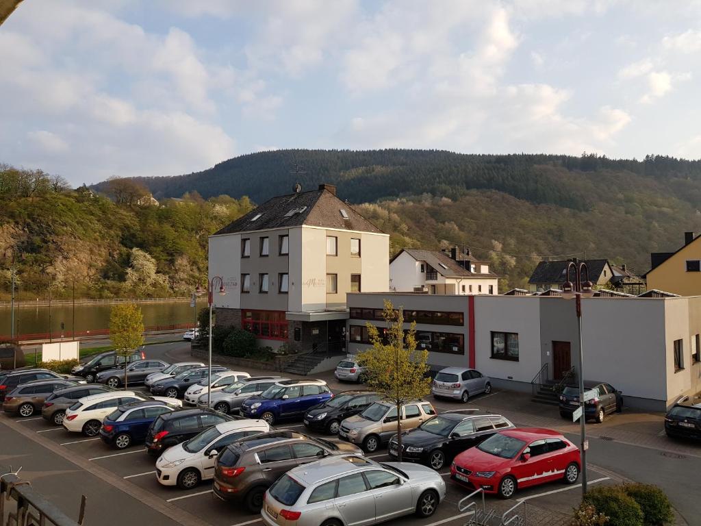 Nespecifikovaný výhled na hory nebo výhled na hory při pohledu z hotelu