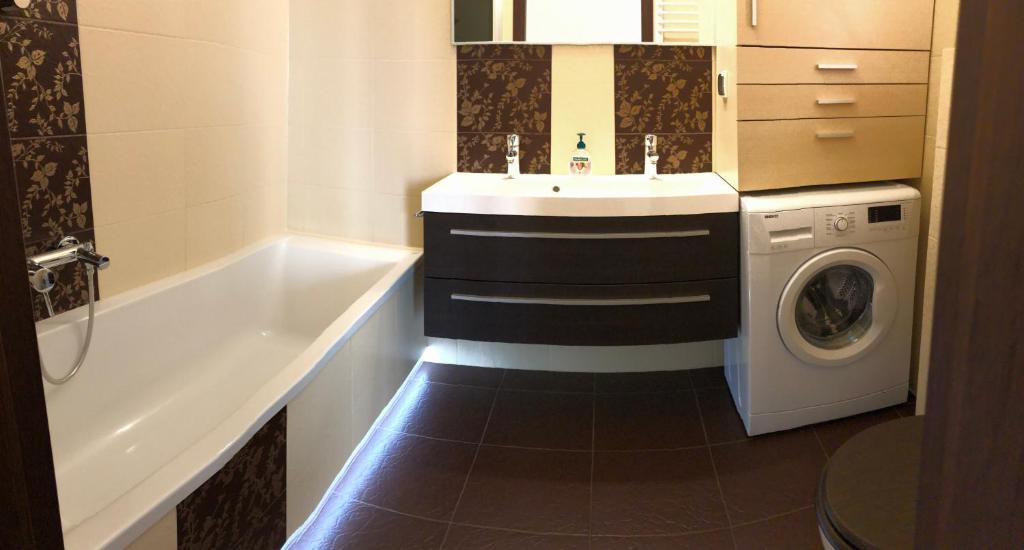 Koupelna v ubytování Apartament Jaśminowy Shiraz Gdynia