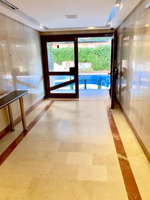 Bazén v ubytovaní Apartamento Fuengirola R09 Edificio Ronda IV alebo v jeho blízkosti