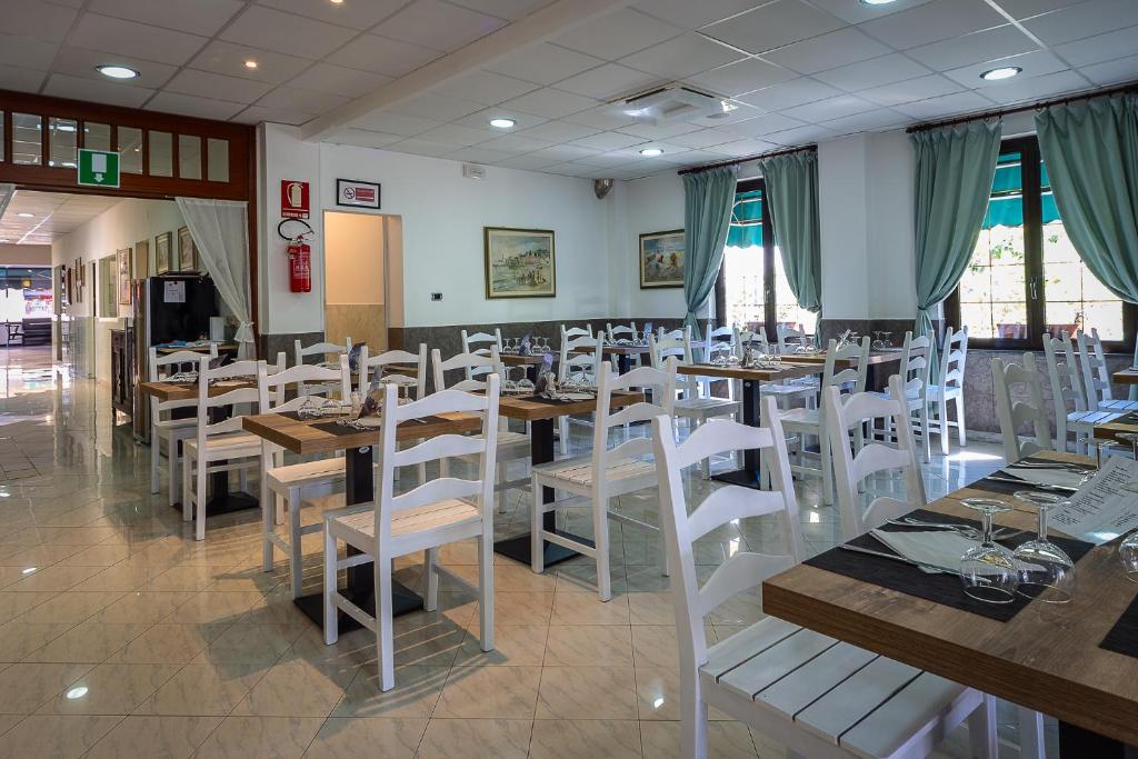 Restaurace v ubytování Hotel Marina