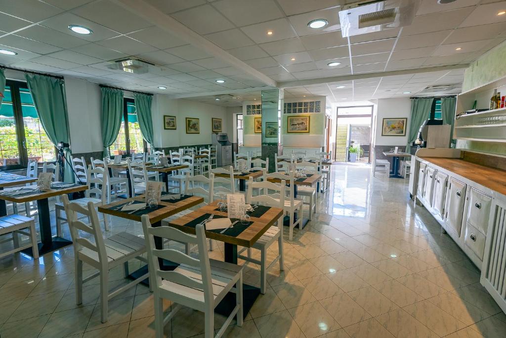 Restaurace v ubytování Hotel Marina