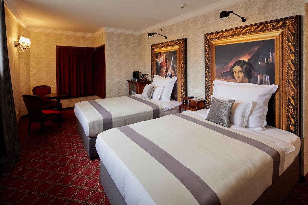 Mystery Hotel Budapest - Sala Misteriosa Con Dos Camas Dobles