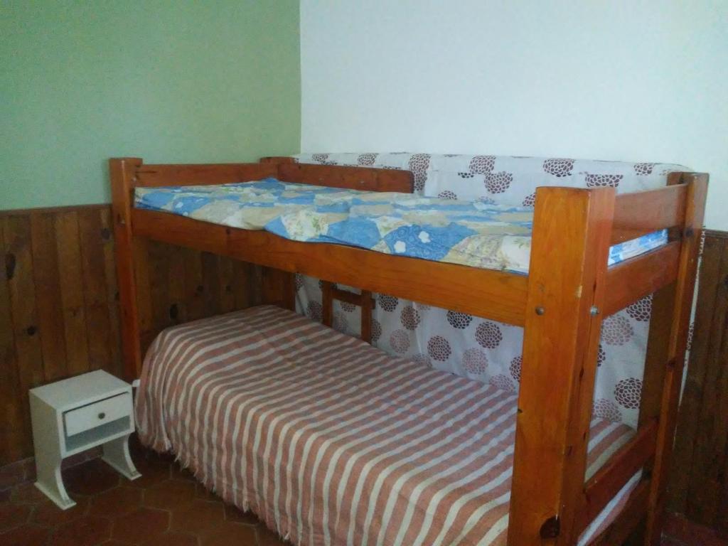 1 dormitorio con 2 literas en una habitación en Tanti in 