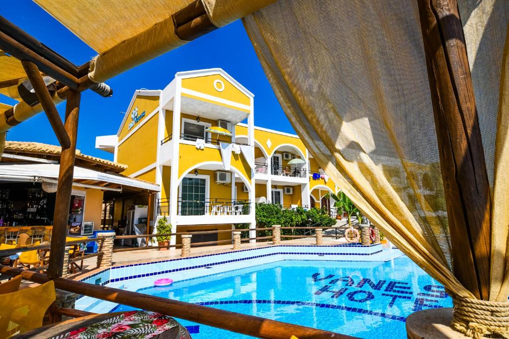 Bazén v ubytování Vanessa Hotel nebo v jeho okolí