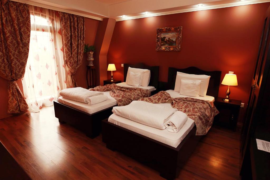 Hotel-Pensiunea Zefir - Twin Room