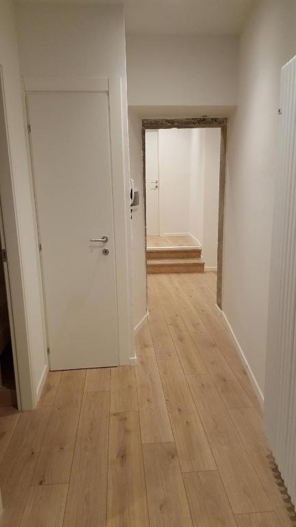 Zdjęcie z galerii obiektu Appartamento Sunrise - Centro Storico N1 w mieście Riva del Garda
