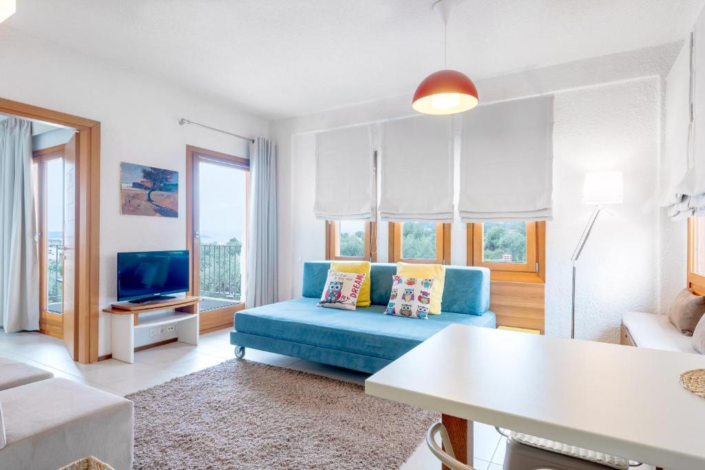 TV a/nebo společenská místnost v ubytování Villa Almira Luxury Apartments