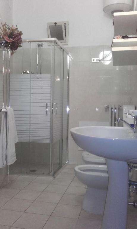 Koupelna v ubytování B&B Lilium Otranto