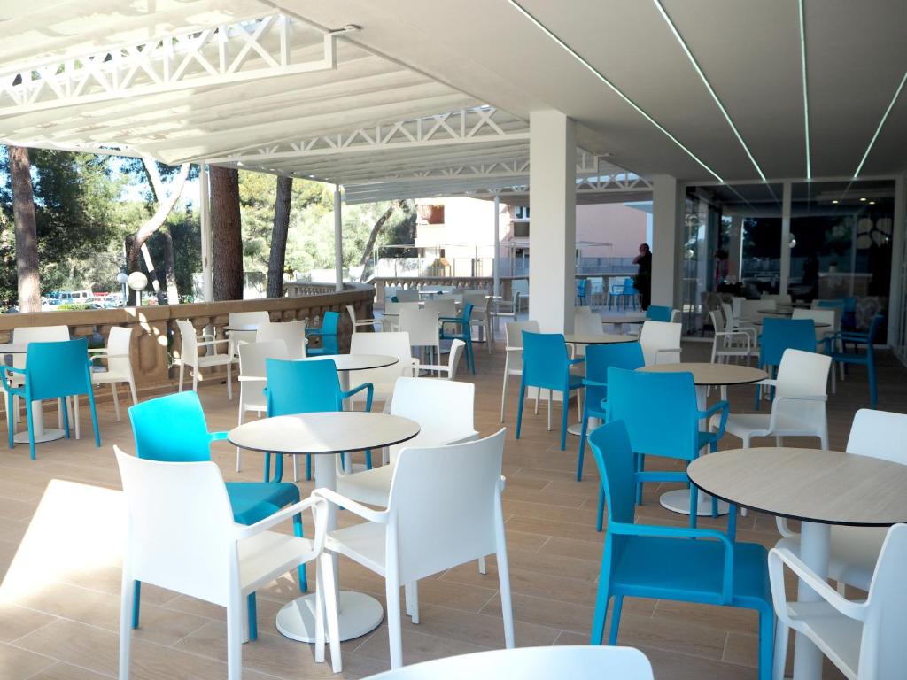 Reštaurácia alebo iné gastronomické zariadenie v ubytovaní BLUESEA Costa Verde