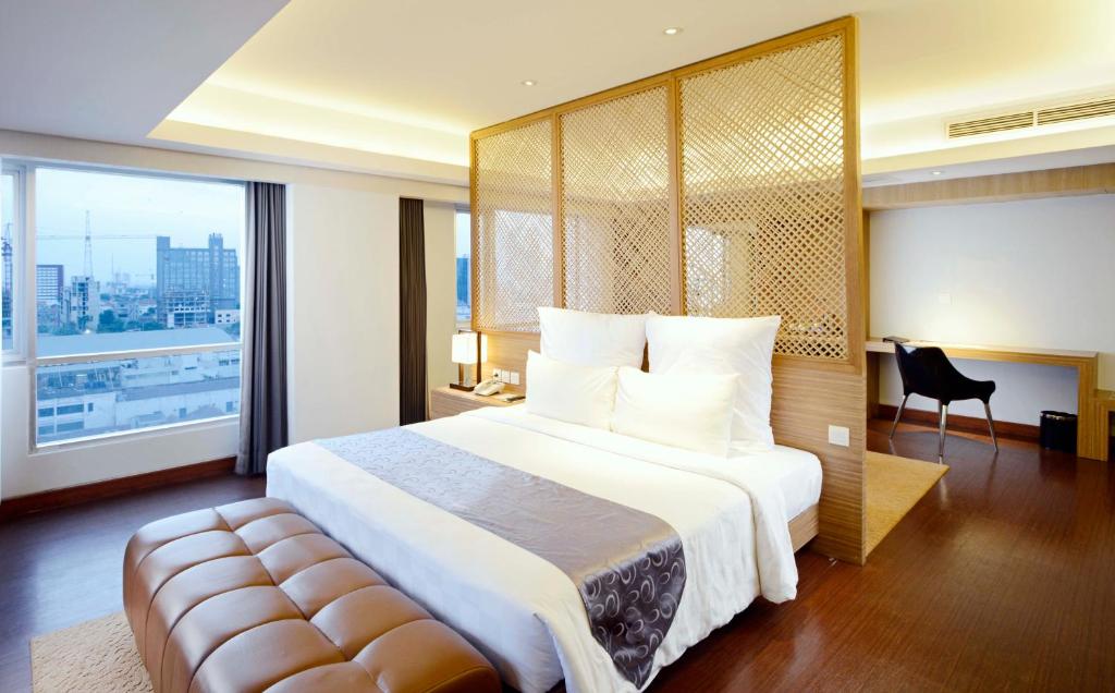 Gallery image of CROWN PRINCE Hotel Surabaya Managed by Midtown Indonesia in Surabaya