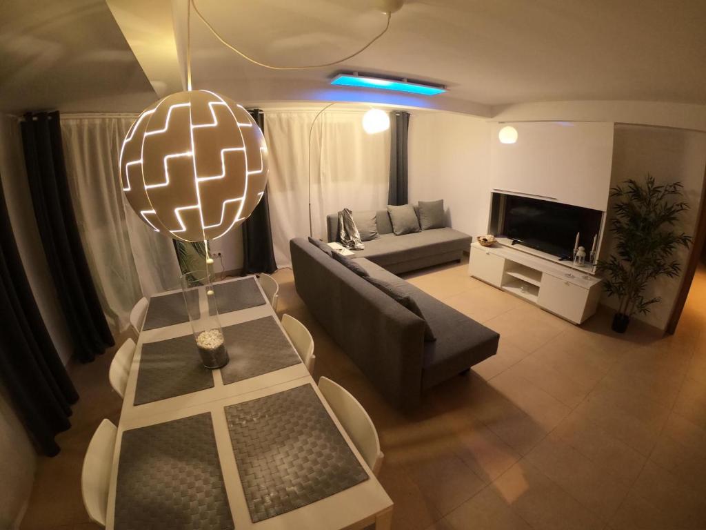 Posteľ alebo postele v izbe v ubytovaní Apartamento a primera linea de mar en platja d’aro