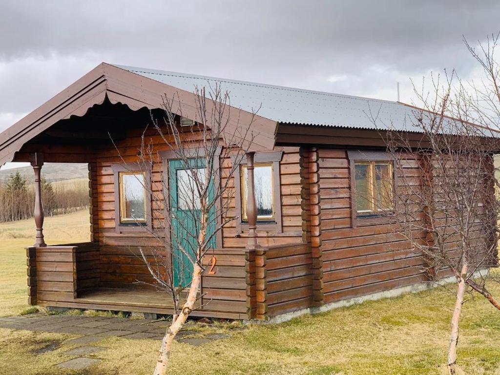 Byggingin sem sumarhúsið er í
