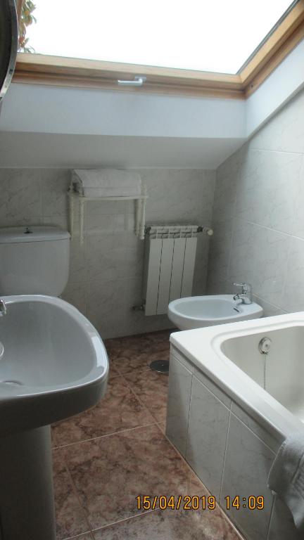 Koupelna v ubytování Hotel Playa Samil Vigo