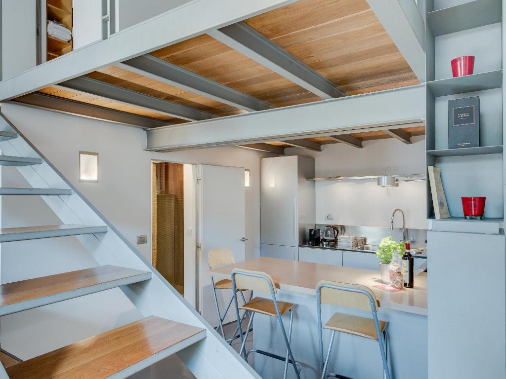 Kuchyňa alebo kuchynka v ubytovaní Loft in Trastevere