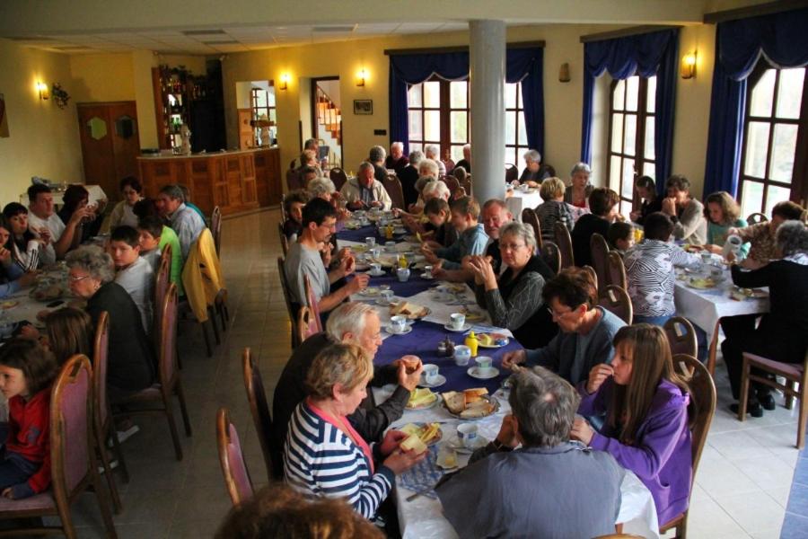 Hosté ubytování Hotel Holdfény