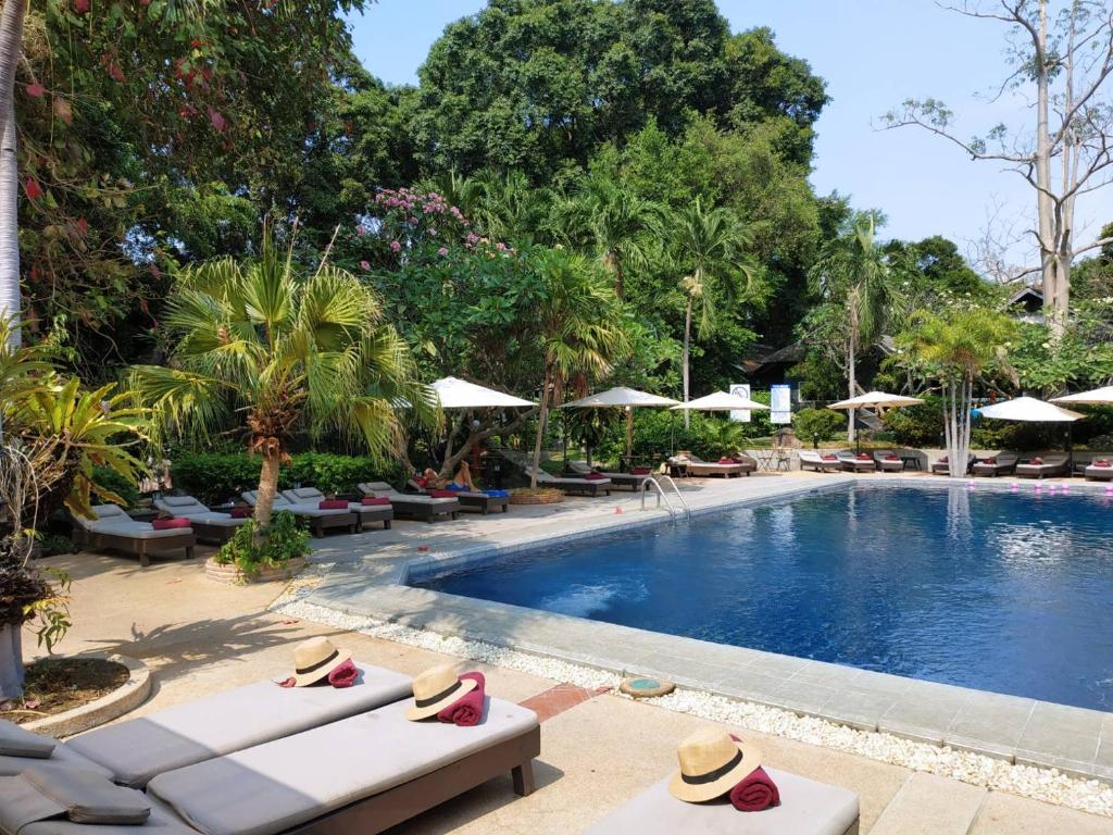 Let's Hyde Pattaya Resort & Villas - Pool Cabanas - Resim 20