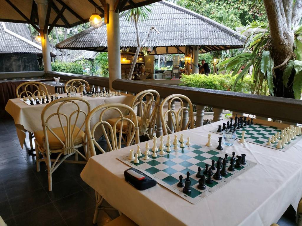 Let's Hyde Pattaya Resort & Villas - Pool Cabanas - Resim 33