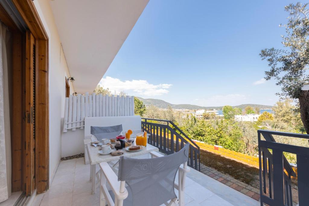 Balkon lub taras w obiekcie Maria Apartments Studios Epidavros