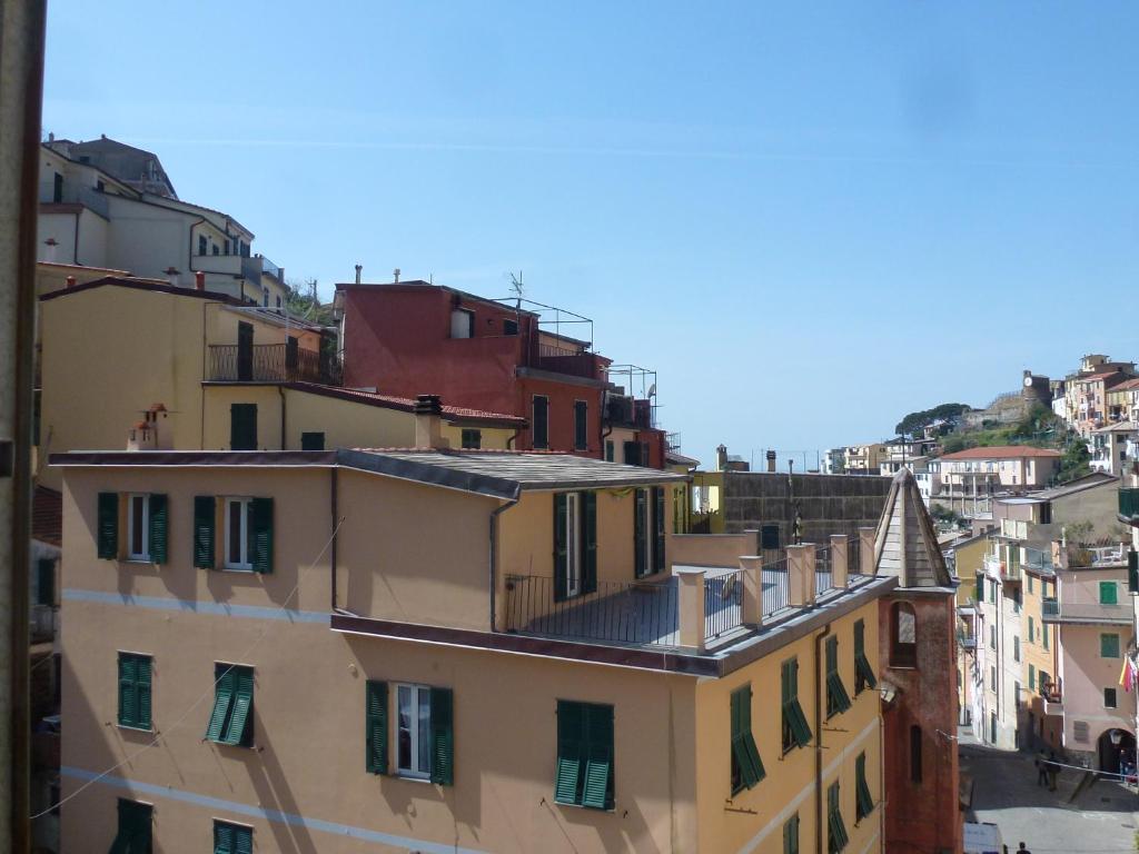 a view of a bunch of buildings at Riomaggiore Attico in Riomaggiore
