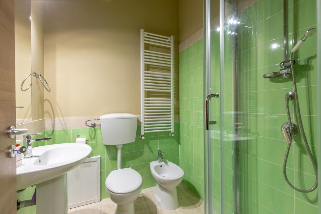 A bathroom at Sant'Agostino Apartment by DomuSicily
