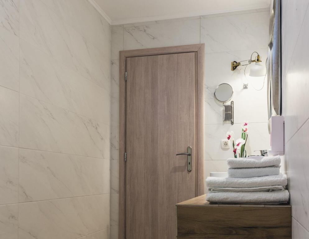 Dome Rooms Downtown - 17