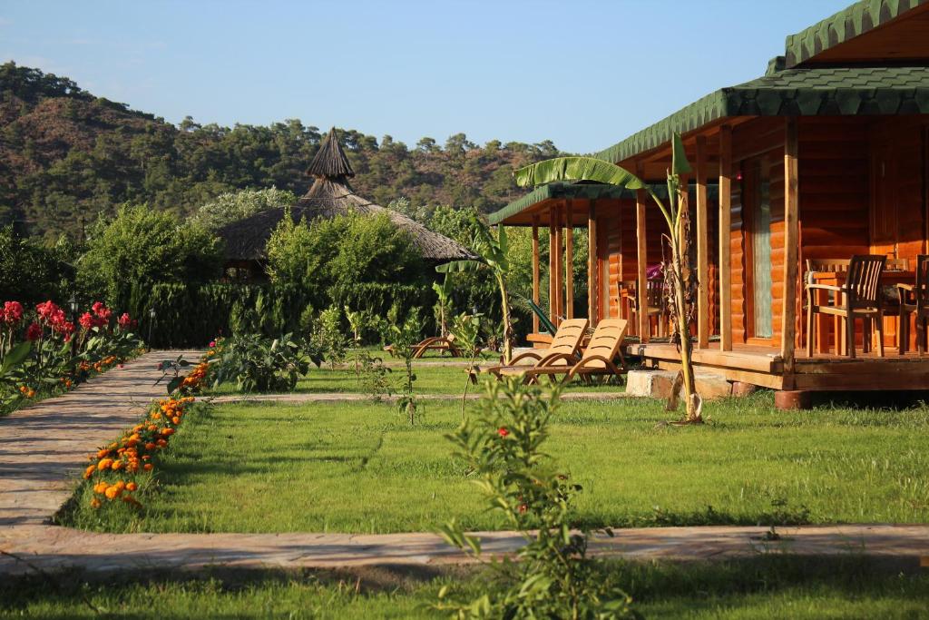 Zahrada ubytování Cirali Armira Bungalow