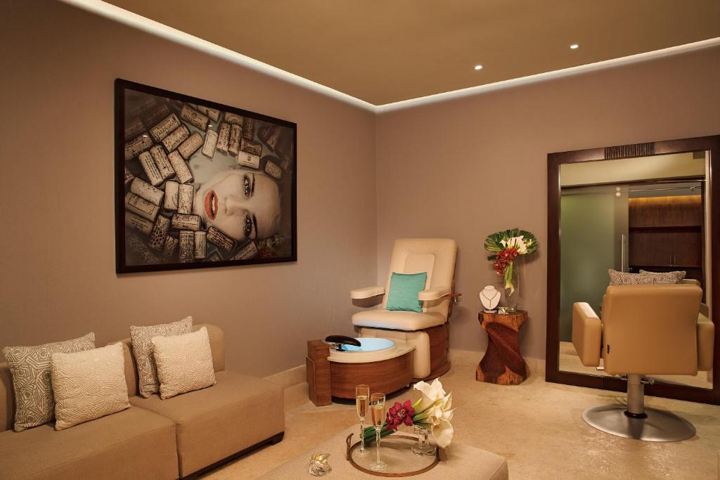 Posezení v ubytování Secrets The Vine Cancun - All Inclusive Adults Only