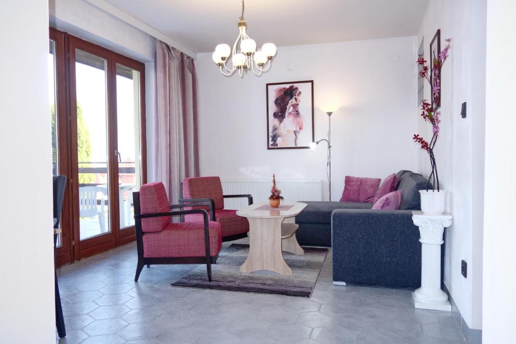 Tolena Heviz Apartments - Family Room With Terrace
