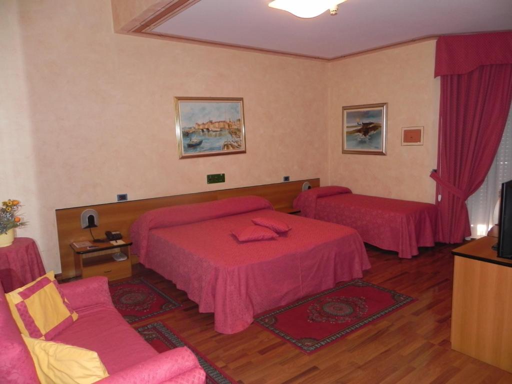 Hotel La Ruota - Chambre Triple Avec Balcon