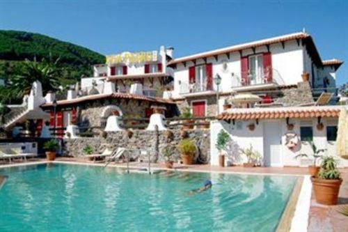 Bazén v ubytování Hotel Don Pedro nebo v jeho okolí
