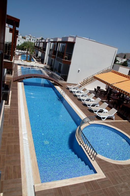 Bazén v ubytování Siesta Garden Apart Hotel nebo v jeho okolí