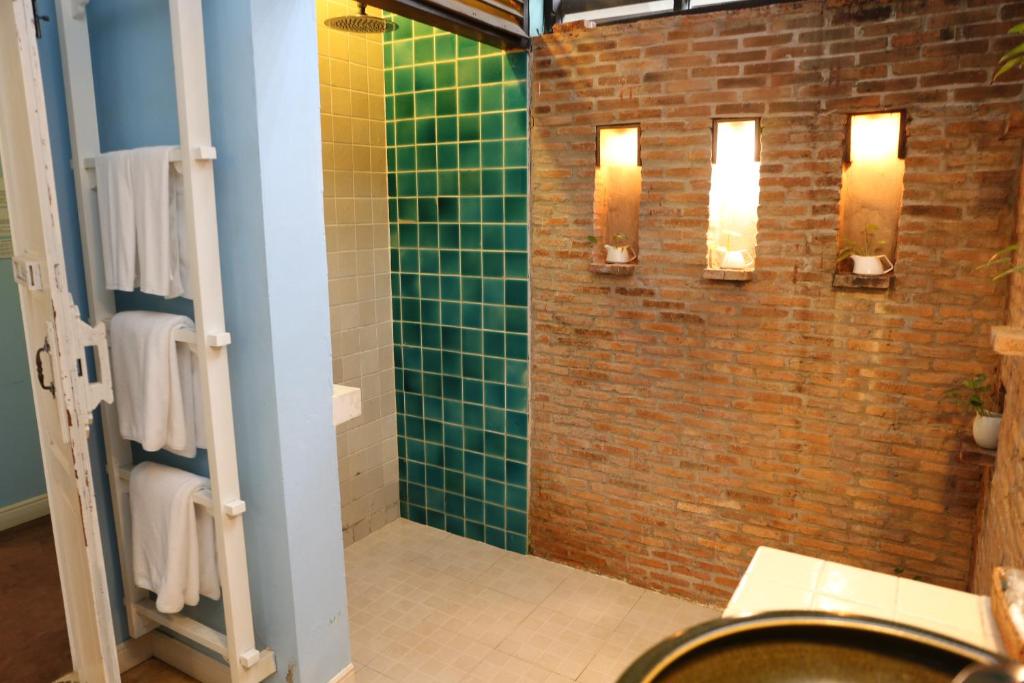 Tharaburi Resort - Grand Deluxe Room