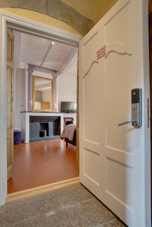 Rue Galilee - Deluxe Room (2 Adults + 1 Child)