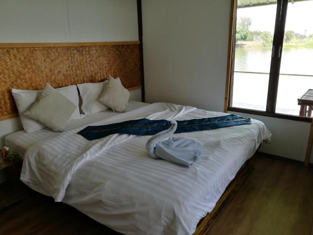 River Marina Resort - Suite With River View