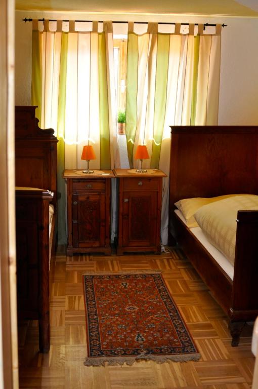 Postel nebo postele na pokoji v ubytování "0" Sterne Hotel Weisses Rössl in Leutasch/Tirol